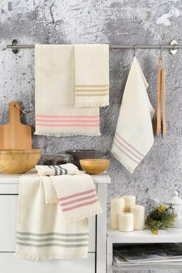 Kitchen towels in commercial use